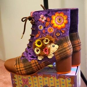 Irregular Choice Hedge Hug Boots Size 10